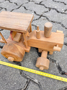 Dřevěný traktor - 3