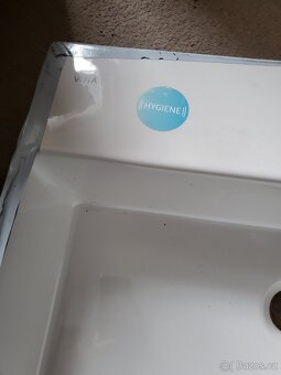 Nové závěsné umyvadlo Vitra Neo, 60 cm - 3