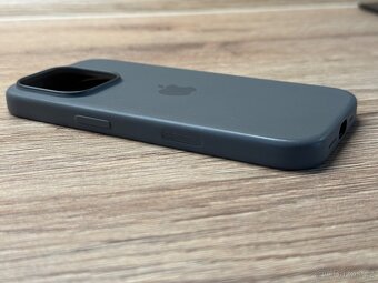 iPhone 16 Pro Silikonový kryt MagSafe šedý - 3