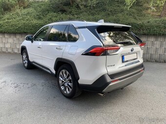 Toyota RAV4 2.5 HYBRID 4WD SERVIS TOYOTA 2023 DPH - 3