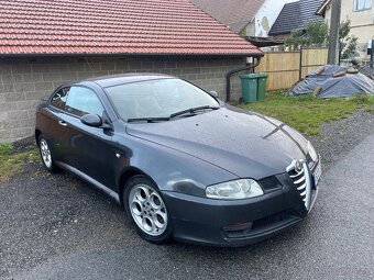 Alfa Romeo GT - 3