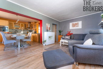 Prodej rodinného domu, celková užitná plocha 187 m², pozemek - 3