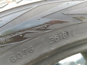 275/40/21 107v Nokian - zimní pneu 2ks - 3