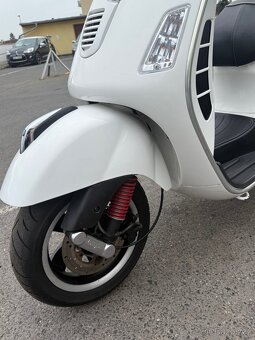 Vespa GTS 300 - 3