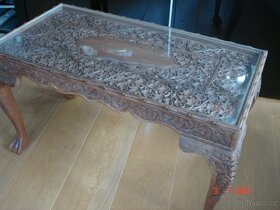 vyřezávaný stolek - 3