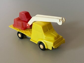 staré hračky autíčko jeřáb ites autíčko retro hračka - 3