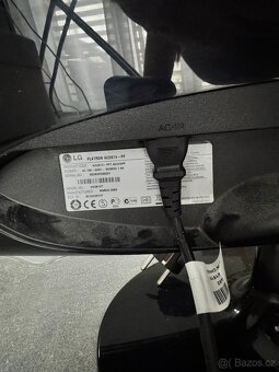 Monitor LG 21,5" W2261VP-PF - 3