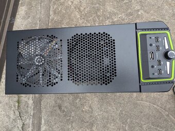 Ikonická PC skříň Thermaltake Element V NVIDIA Edition - 3
