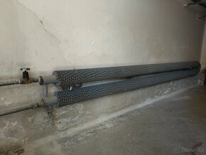 Starý spirálový industriální radiator - 3