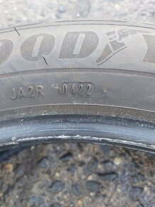 Prodám letní pneu Goodyear EfficientGrip 215/50/19 - 3