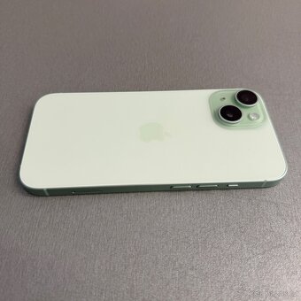 Zelený iPhone 15 128GB, jako nový, záruka - 3