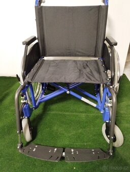 Skládací mechanický invalidní vozík XXXL, 65cm - 3
