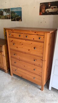 Ikea Hemnes vysoká komoda 6š masiv mořidlo antik Leksvik - 3