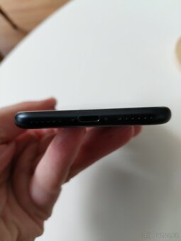 iPhone SE 2020 - 3