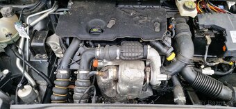 Prodám náhradní díly na Citroen C4 2014. 1.6HDi 9HP 186000km - 3