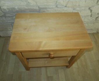 Dřevěný noční stolek - 3