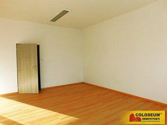 Znojmo , pronájem komerčních prostor, 22 m2 , kanceláře - ko - 3