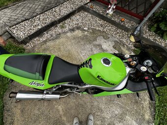 Kawasaki ZX6R - 3