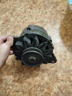 Alternátor Nissan sunny b12 motor 1.6 SLX - 3