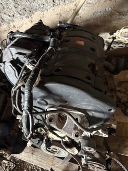 Motor Citroen xsara Picasso 1.6i 80kw 2006 - 3