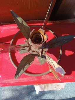 Prodám starý kovový stojan na vánoční stromeček - 3