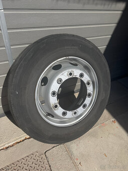 Pneu s diskem 315/60 R22,5 - 3