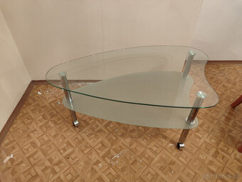 Skleněný konferenční stolek - 3