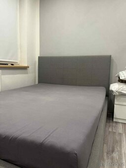 Krásná polstrovaná postel 140x200 - 3