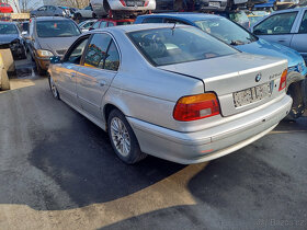 BMW 5 E39 525D ( 256D1 ) 120kW r.2001 stříbrná - 3