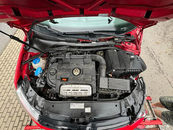 Veškeré náhradní díly VW Golf 6 kombi 2012 CAVD KWB LY3D - 3