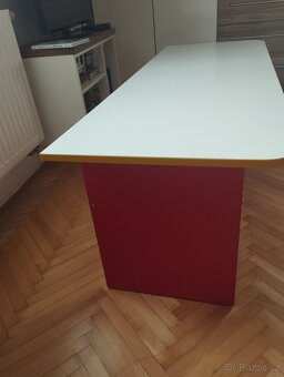 Stůl vyrobený stolařem - 3
