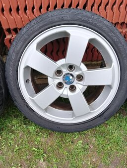Alu original Škoda 6,5x16 5x100 ET42 pneu 205/45 - 3