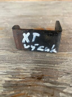 Držák výfuku Yamaha XT 125 - 3