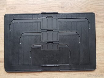 Wacom Cintiq 13HD Interactive Pen Display - 3