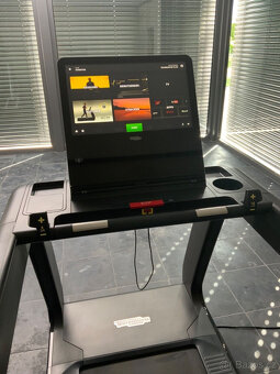 Běžecký pás Technogym Artis Run - 3