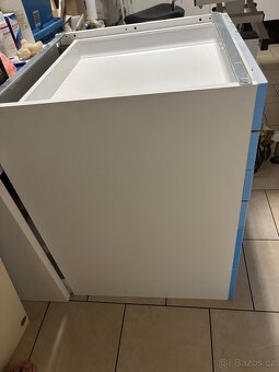 Prodám dvě nové kuchyňské skříňky - 3
