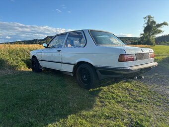 BMW 320 e21 - 3