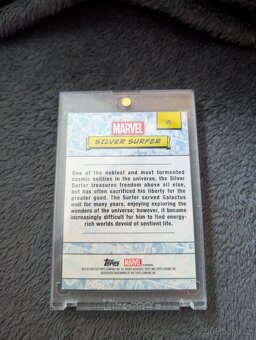 SILVER SURFER 2024 TOPPS CHROME MARVEL #51 GOLD REFRACTOR /5 - 3