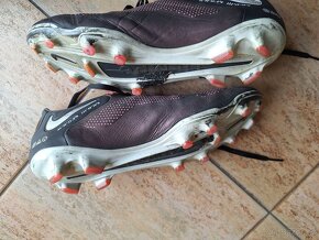 Kožené kopačky lisovky Nike Tiempo Legend 9 Pro FG vel. 42 - 3