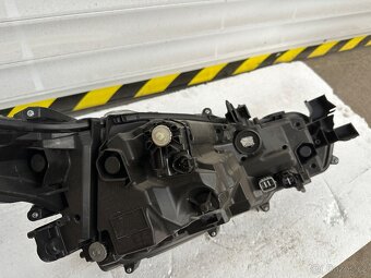 Levé přední světlo+disk Toyota Corolla E21 - 3