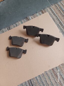 Prodám brzdové kotouče přední s brzdovými destičkami Brembo - 3