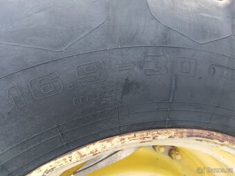 Prodám kompletní kola JOHN DEERE - 3