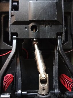 Model RC auto RMT land rover defender T98 v olivové barva - 3