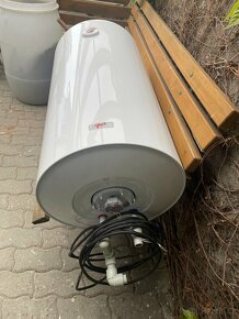 Prodám závěsný stěnový radiátor a bojler - 3