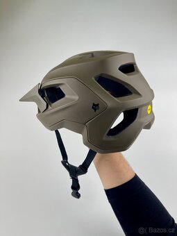 Přilba FOX MIPS - top stav, vel. L - 3