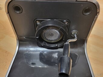 Russell Hobbs 18623 kávovar - 3