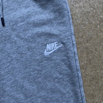 Nike šedé lehké tepláky - 3