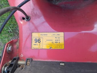 Benzínová sekačka s pojezdem Briggs a Stratton Raser - 3