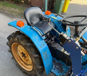 Malotraktor Mitsubishi MT1601D s čelním nakladačem - 3