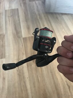 🎣 Naviják Giants Fishing 3000 + namotaná pletenka 🎣 - 3